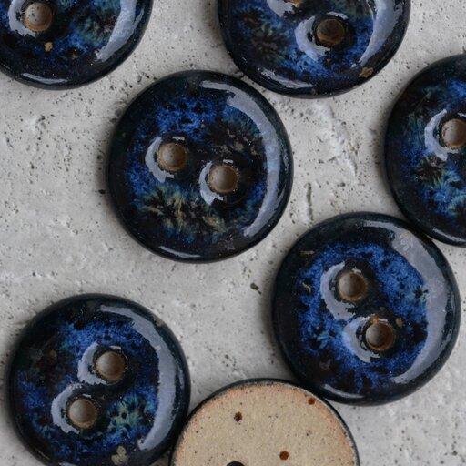 Asya Franke ceramic buttons
Shipwreck (mayco) over Obsidian